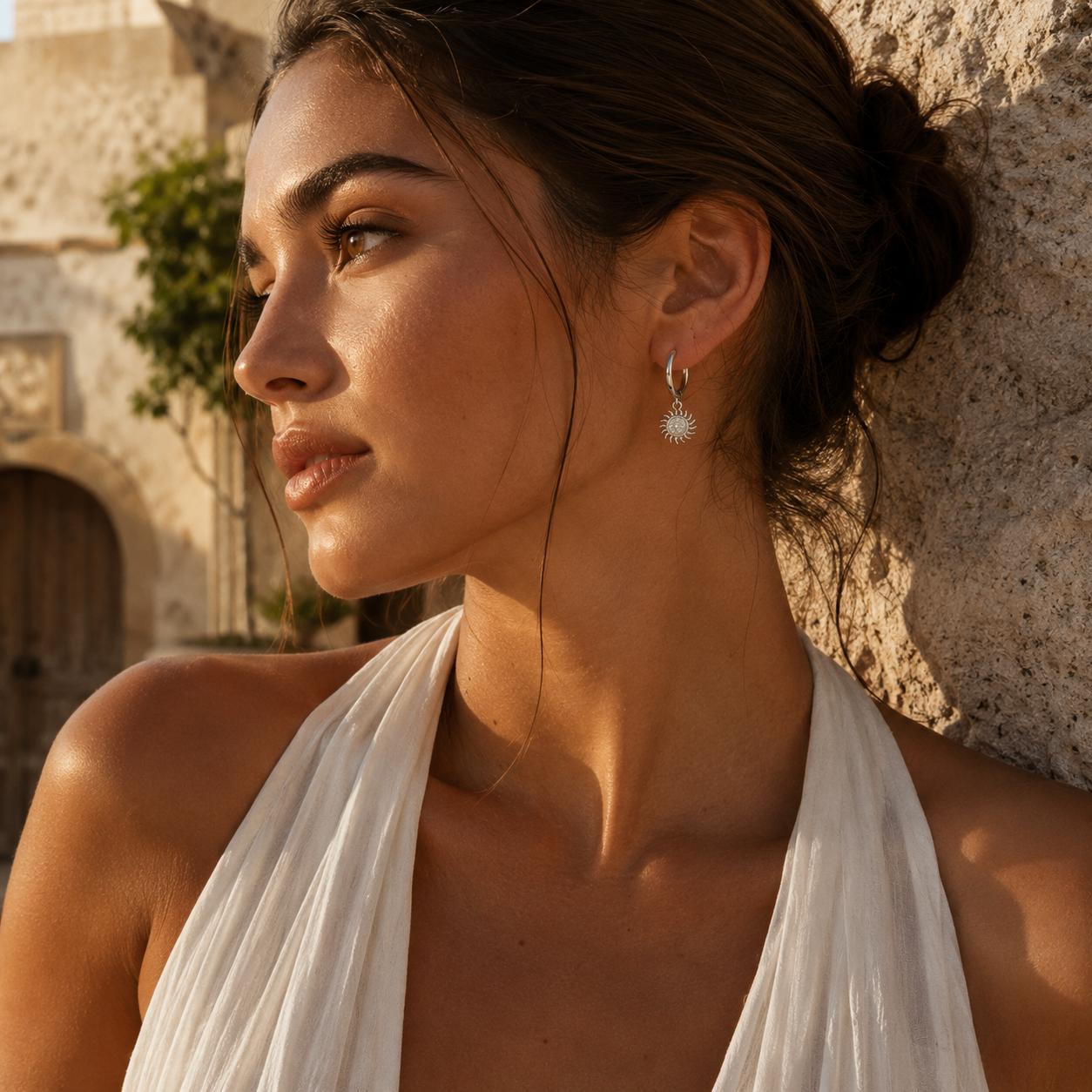 Strahlende Sonnen-Charm-Hoops